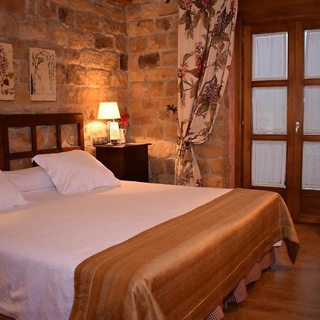 Posada Las Mayas Кинтанар-де-ла-Сьерра Экстерьер фото